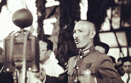 蔣介石回電報：情有可原，罪無可逭，盧漢一字未改卻讓手諭成廢紙