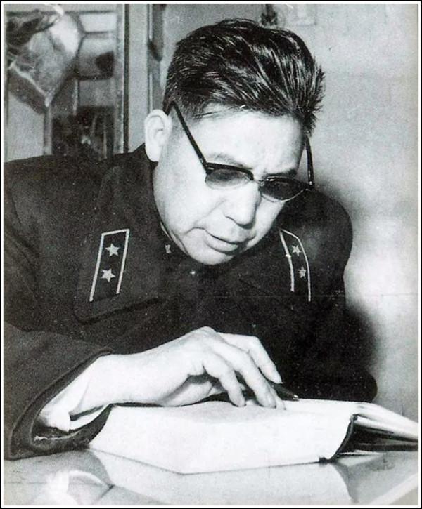 吳瑞林解開軍衣，蘇聯元帥大喊：烏拉！並支援八路軍13車廂軍火