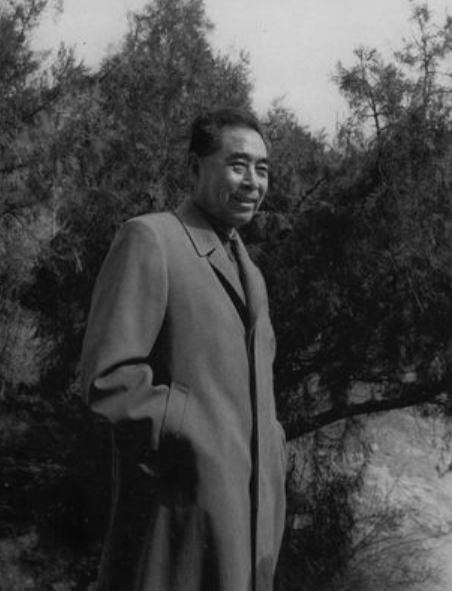 1927年肖勁光舉行婚禮，周恩來遲遲不到，鄧穎超：不要等他了