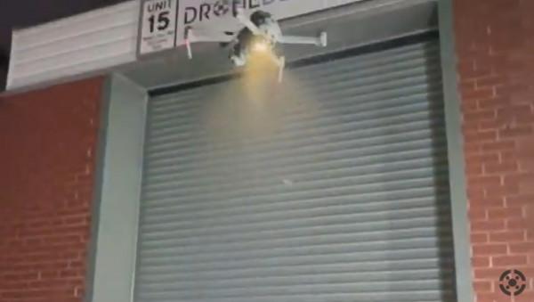 女性走夜路太危險，英國專家想用無人機護航？強光和錄影震懾壞人