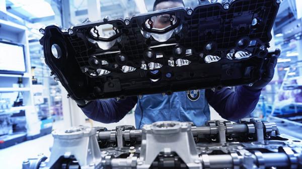 拒絕向內燃機研發認慫，寶馬的下一代技術是什麼