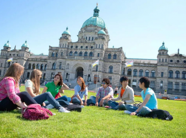 陳學冬上網課的環境令人心酸，學習內容引爭議，學生：看不下去了