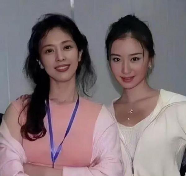 劉亦菲和媽媽 雙倍美貌