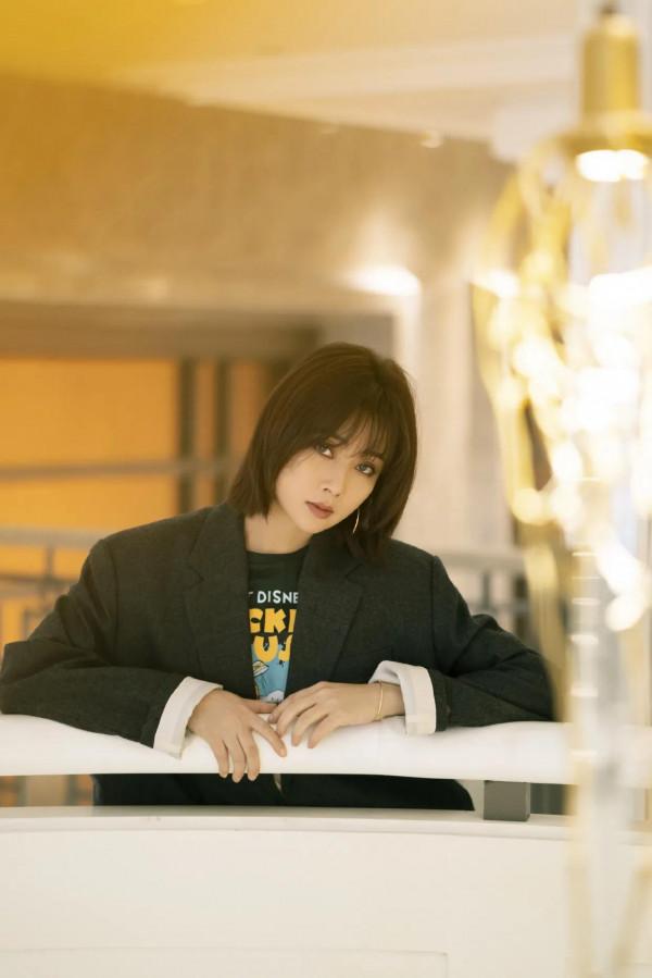 黃小蕾和殷桃美圖｜黃小蕾和殷桃長得也太像了，你能分辨出來嗎？