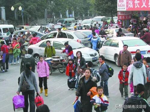 看到現在幸福的學子們，總會讓我想起兒時的自己，滿滿的回憶啊