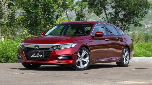 兩款熱銷中型轎車，邁騰和雅閣，誰的後期使用費用低？