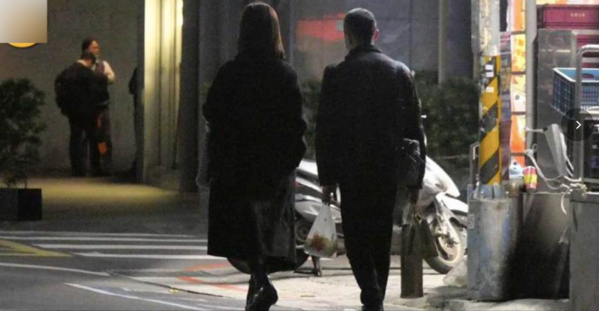 42歲金馬影后夜會型男，舉止親密同回家中，曾自曝超10年無談戀愛