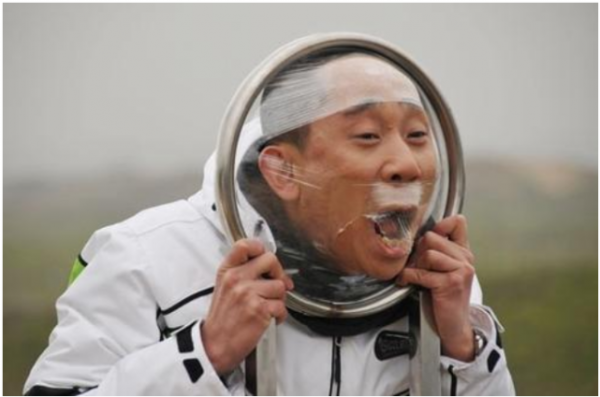 13年前，二人同上春晚，如今賈玲成了老闆，那麼白凱南哪去了？