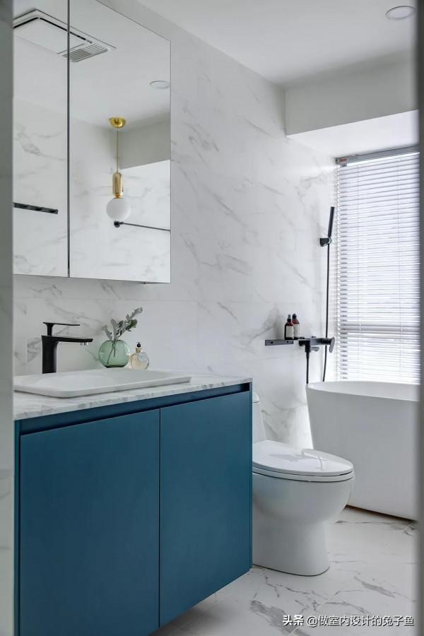 衛生間牆磚、地磚顏色搭配建議，別再只有“黑白灰”了，這樣更美