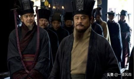 從三國家族式人才聚集看東漢知識壟斷與軍閥混戰