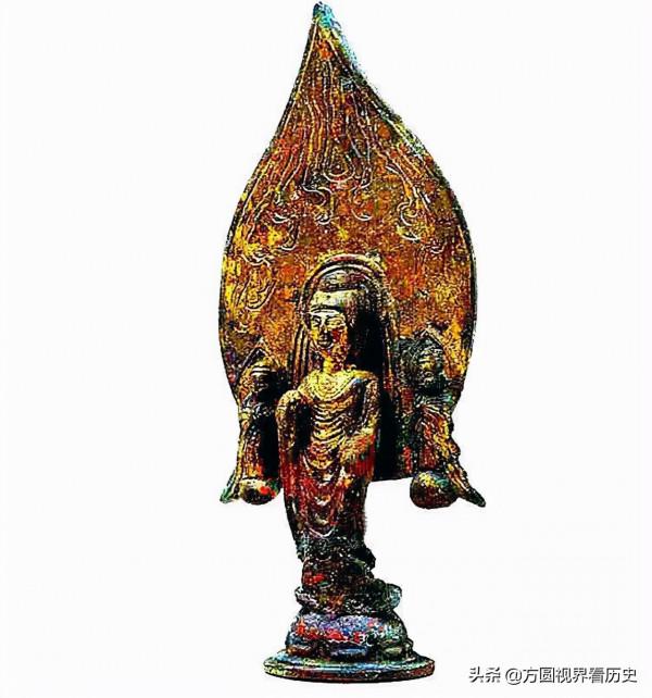 挖到文物拒絕上交，幾經勸說文物迴歸博物館，結局皆大歡喜