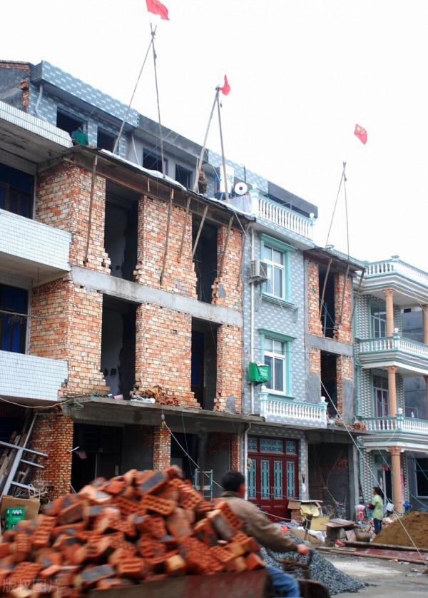 農村自建房，承重牆是三七牆好還是二四牆好，看行家怎麼說