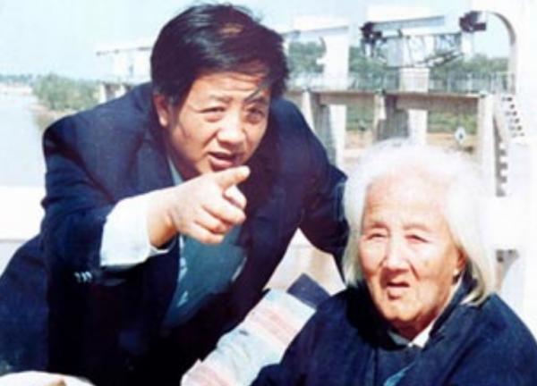 孔繁森逝世快27週年，殉職時年僅50歲，他的三個子女如今何在？