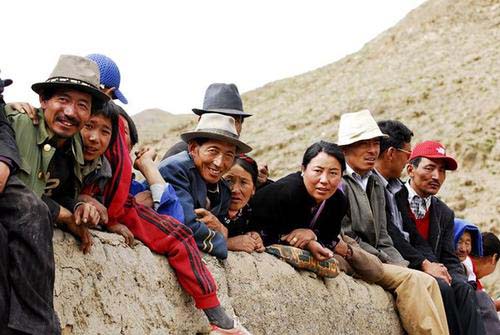 西藏羊湖8億公斤魚類氾濫成災，隨手就可捕撈，為何無人敢吃？