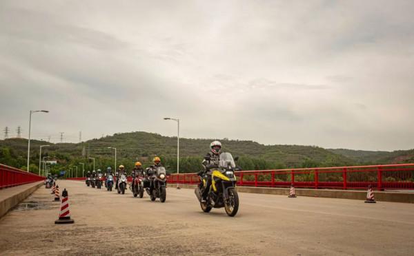 均衡之道,一脈相承,聊聊V-Strom 1050 XT與小老弟V-Strom 250 均衡之道,一脈相承,聊聊V-Strom 1050 XT與小老弟V-Strom 250