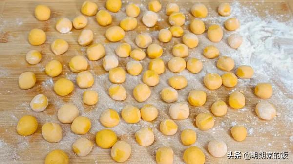 三口之家的一餐:蒸排骨、燉酥肉、醪糟小湯圓,太滿足了 三口之家的一餐:蒸排骨、燉酥肉、醪糟小湯圓,太滿足了