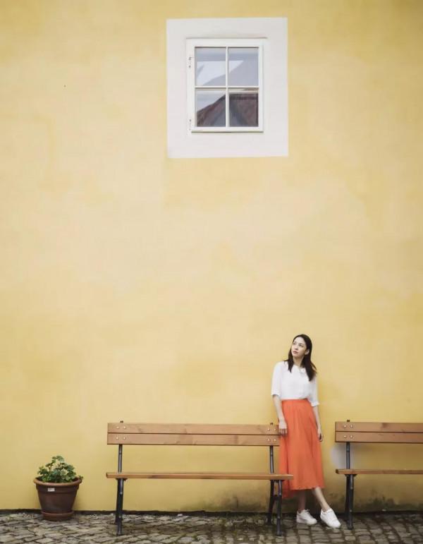 中國歌劇舞劇院首席，美人莞爾。彩排幕後，一張張青春美麗的臉