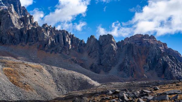 川西海拔最高最大最藍的海子——亞莫措根