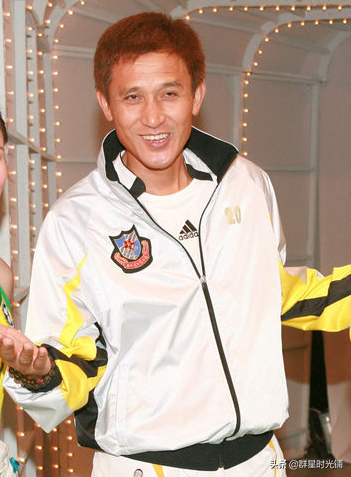 “亞洲第一中鋒”尹志強，寵了米雪26年，54歲未婚未育病逝