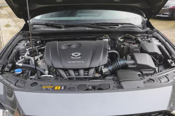 個性化合資家轎比拼：大眾高爾夫VS馬自達3昂克賽拉