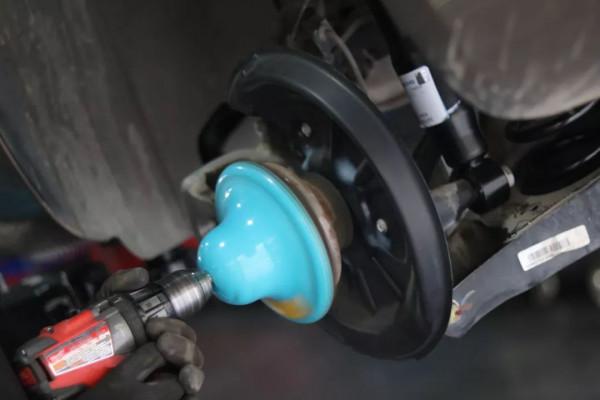 怪獸修車：翻新來自河南的大眾途安，全車異響抖動，積碳堆積如山