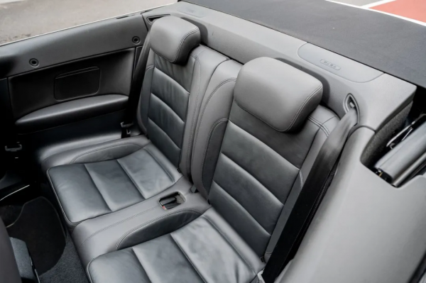 二手敞篷高爾夫:秋高氣爽需好車相伴,十二萬出頭的個性之選 二手敞篷高爾夫:秋高氣爽需好車相伴,十二萬出頭的個性之選