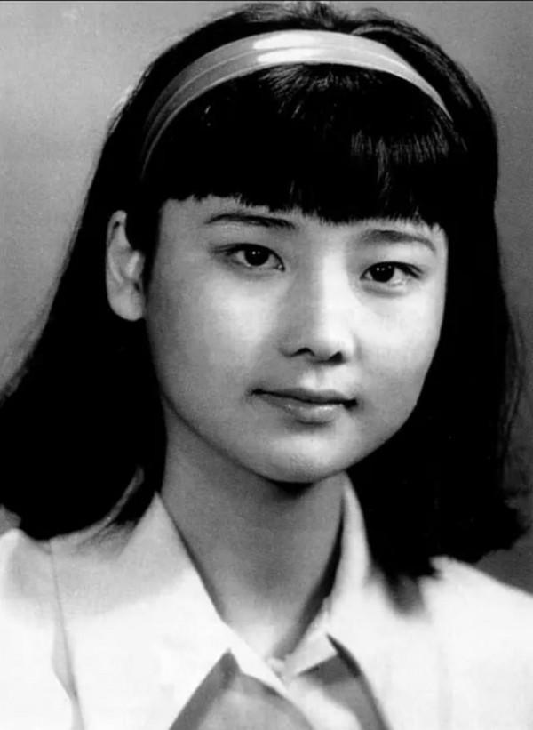 《大宅門》播出20年，男二63歲依然吃香，有人成“姨太太專業戶”