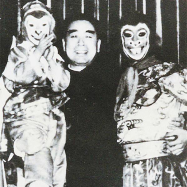 2014年猴王六齡童追悼會:唐僧送最後一程,現場上千人送行 2014年猴王六齡童追悼會:唐僧送最後一程,現場上千人送行