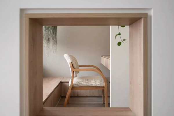 62㎡原木風兩室變三室，還有超多收納空間，三口人住得敞亮又自由