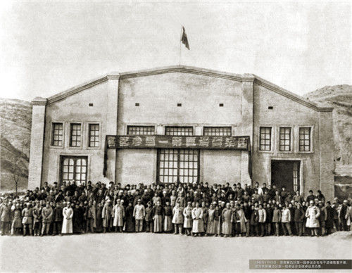 1941年總部來了三個戰士,說出領導名字後,聶榮臻直接拿下,為何 1941年總部來了三個戰士,說出領導名字後,聶榮臻直接拿下,為何