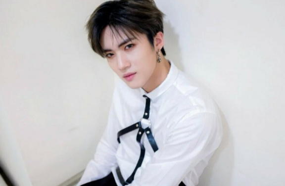 《極挑8》網傳陣容曝光，鄧倫岳雲鵬不常駐，新的女MC是00後女神