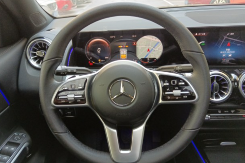 自駕傍水崖冰河世紀公園，GLB的舒適感還是不錯的