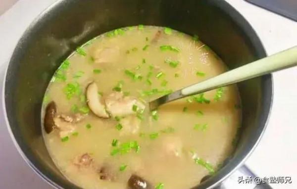 燉雞忌加什麼，怎麼做好吃？牢記2不加3技巧，雞肉不柴，滑嫩彈牙