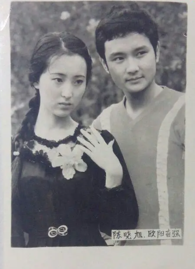 歐陽奮強：23歲飾演賈寶玉爆紅，27歲娶初戀，兒子早逝內心鈍痛