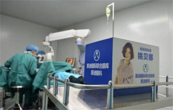 姚貝娜墓地：鮮花環繞祭拜者絡繹不絕，少女銅像讓人心生憐惜