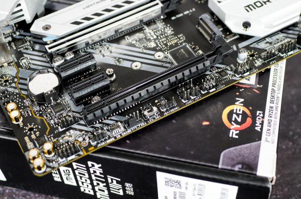 AMD紅全家桶瞭解一下，6900XT和5800X的完美配合