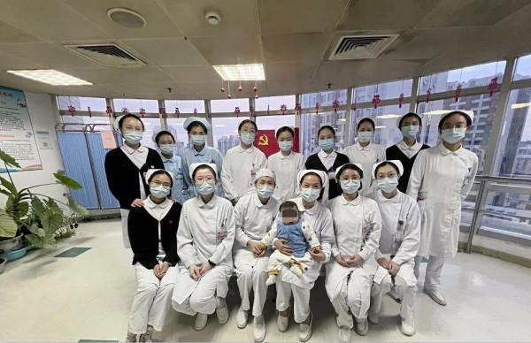 5月大患兒哭鬧致腫瘤破裂兩進ICU,手術切下巨大肝母細胞瘤達體重1/10 5月大患兒哭鬧致腫瘤破裂兩進ICU,手術切下巨大肝母細胞瘤達體重1/10