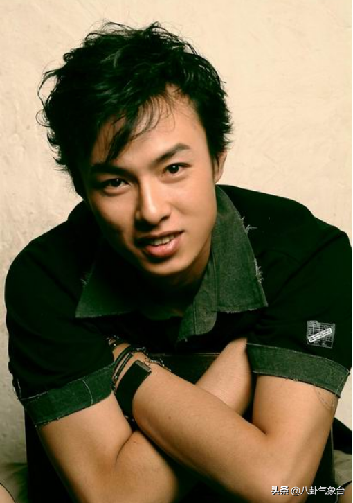 《正陽門下》朱鐵，結婚11年0緋聞只愛老婆，三世同堂成人生贏家