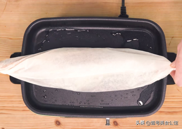 分享鮮辣紙包魚的好吃做法，肉嫩爽口，味美又解饞，家人都愛吃