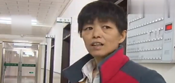 妻子身患絕症癱瘓在床,丈夫狠心送來壽衣,直言:不治了!紀錄片 妻子身患絕症癱瘓在床,丈夫狠心送來壽衣,直言:不治了!紀錄片