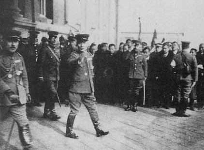 他是原中紀委常務書記,19歲入黨,44歲黑龍江省長,曾被下放勞動 他是原中紀委常務書記,19歲入黨,44歲黑龍江省長,曾被下放勞動