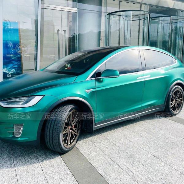 特斯拉Model X改裝21寸輪轂輪胎 升級Brembo剎車