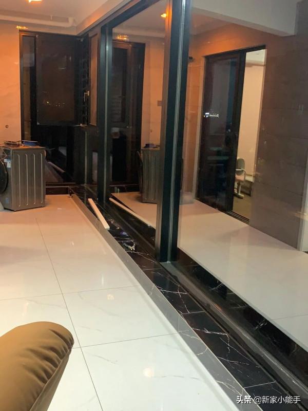 精裝房改造，牆面全部刷灰，櫃子全屋定製，整體效果還不錯