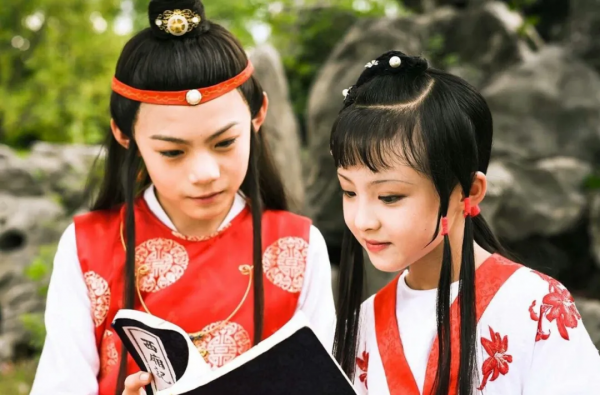 「前衛少年」賈寶玉 「前衛少年」賈寶玉