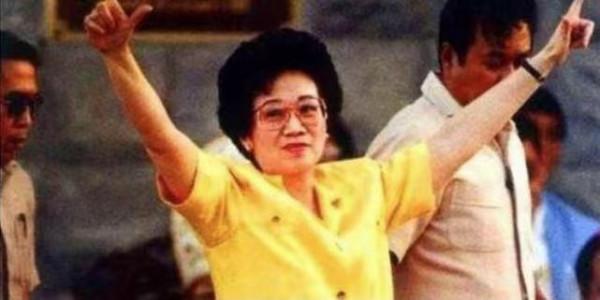 世界首位華人女總統,過年多次回福建祭祖,鄧老:“我們認親了” 世界首位華人女總統,過年多次回福建祭祖,鄧老:“我們認親了”