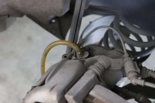 怪獸修車:翻新“車況慘烈”的奧迪A6C7,匠心施工,滿血復活 怪獸修車:翻新“車況慘烈”的奧迪A6C7,匠心施工,滿血復活