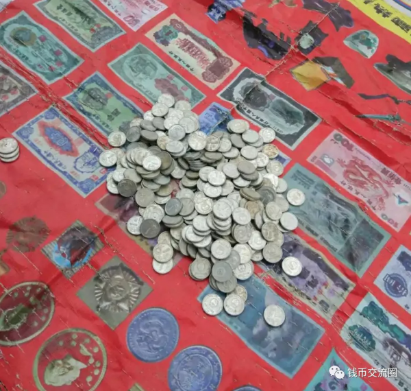 曾經大街上很多收古玩的攤子,現在為何都消失了? 曾經大街上很多收古玩的攤子,現在為何都消失了?