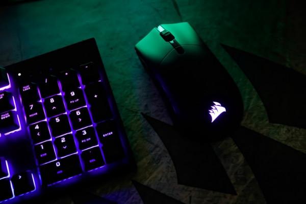 2000Hz輪詢+26000DPI，美商海盜船聖劍RGB無線版新品遊戲滑鼠體驗