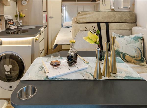 亞特尊致S5依維柯T型房車,最新款內飾驚豔乾溼分離衛生間 亞特尊致S5依維柯T型房車,最新款內飾驚豔乾溼分離衛生間