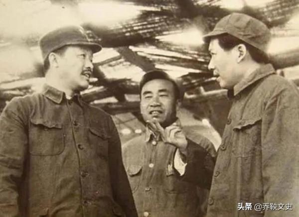 毛澤東的領導地位是由於他的正確領導而取得的